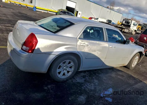 2007 Chrysler 300 Touring z USA, uszkodzony, nr VIN 2C3KA53G67H853931